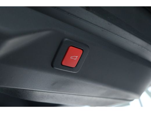 Peugeot e-3008 GT Long Range 230 97 kWh | Adapt. Cruise | Focal Audio | Schuifdak | Stoelverwarming | Elektr. Kl... ActivLease financial lease