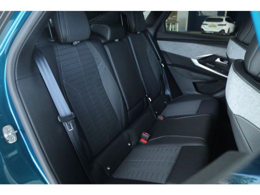 Peugeot e-3008 GT Long Range 230 97 kWh | Adapt. Cruise | Focal Audio | Schuifdak | Stoelverwarming | Elektr. Kl... ActivLease financial lease