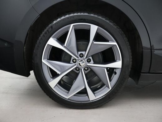 Skoda Enyaq Coupe 80 RS 300 PK RS 4WD SOH 91% + CRYSTAL LIGHT | ELEK. TREKHAAK | STOELVERW. V+A | 21 INCH | MASSAGE... ActivLease financial lease