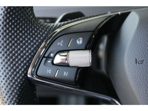 Skoda Enyaq iV 60 Sportline | SOH 93% | Navigatie | Camera | Matrix LED | Adaptive cruise control | Keyless | ActivLease financial lease