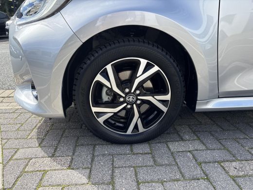 Toyota Yaris 1.5 Hybrid 115 Dynamic ActivLease financial lease