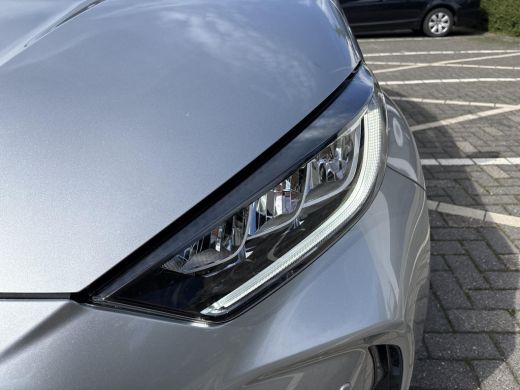 Toyota Yaris 1.5 Hybrid 115 Dynamic ActivLease financial lease