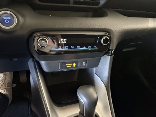 Toyota Yaris 1.5 Hybrid Dynamic ActivLease financial lease
