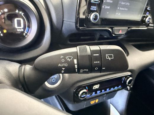 Toyota Yaris 1.5 Hybrid Dynamic ActivLease financial lease