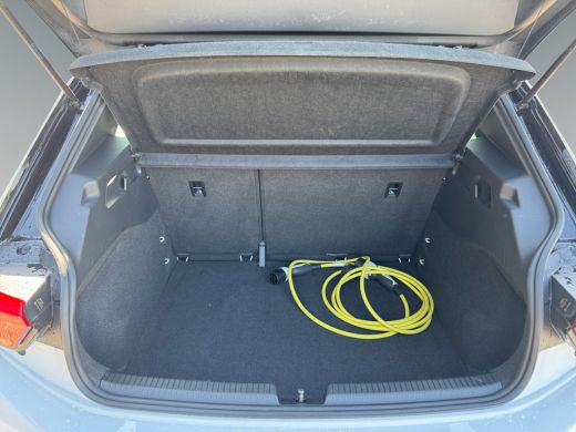 Volkswagen ID.3 First 58 kWh 204pk Parkeersensoren v&oacute;&oacute;r en achter | Navigatie-apparaat | Digitale radio-ontvangst... ActivLease financial lease