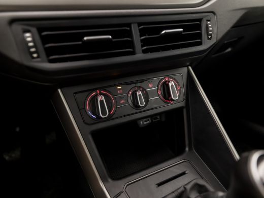 Volkswagen Polo 1.0 Sportline (APPLE CARPLAY, CRUISE, SPORTSTOELEN, BLUETOOTH, NIEUWE APK, ARMSTEUN, NIEUWSTAAT) ActivLease financial lease