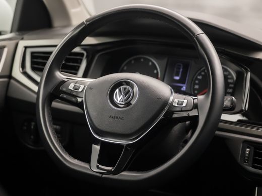 Volkswagen Polo 1.0 Sportline (APPLE CARPLAY, CRUISE, SPORTSTOELEN, BLUETOOTH, NIEUWE APK, ARMSTEUN, NIEUWSTAAT) ActivLease financial lease