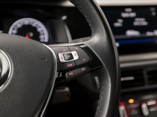 Volkswagen Polo 1.0 Sportline (APPLE CARPLAY, CRUISE, SPORTSTOELEN, BLUETOOTH, NIEUWE APK, ARMSTEUN, NIEUWSTAAT) ActivLease financial lease