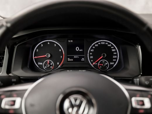 Volkswagen Polo 1.0 Sportline (APPLE CARPLAY, CRUISE, SPORTSTOELEN, BLUETOOTH, NIEUWE APK, ARMSTEUN, NIEUWSTAAT) ActivLease financial lease