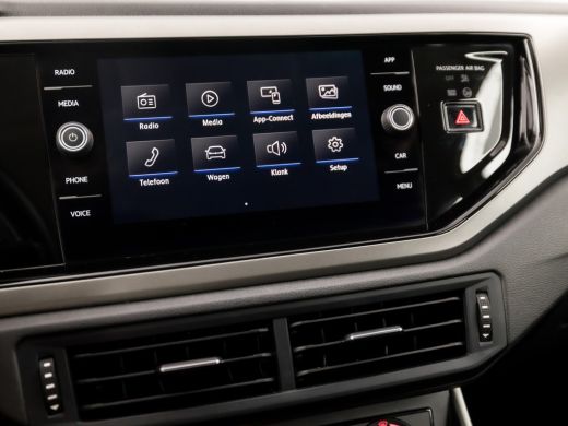 Volkswagen Polo 1.0 Sportline (APPLE CARPLAY, CRUISE, SPORTSTOELEN, BLUETOOTH, NIEUWE APK, ARMSTEUN, NIEUWSTAAT) ActivLease financial lease