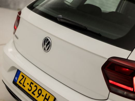 Volkswagen Polo 1.0 Sportline (APPLE CARPLAY, CRUISE, SPORTSTOELEN, BLUETOOTH, NIEUWE APK, ARMSTEUN, NIEUWSTAAT) ActivLease financial lease