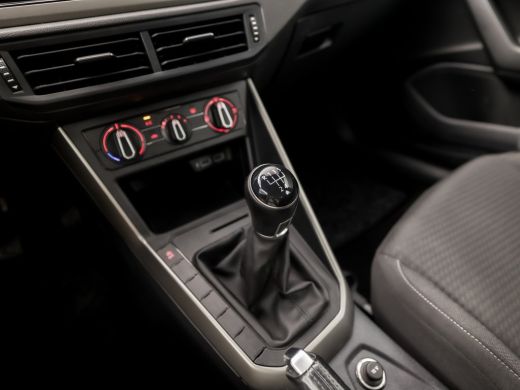 Volkswagen Polo 1.0 Sportline (APPLE CARPLAY, CRUISE, SPORTSTOELEN, BLUETOOTH, NIEUWE APK, ARMSTEUN, NIEUWSTAAT) ActivLease financial lease