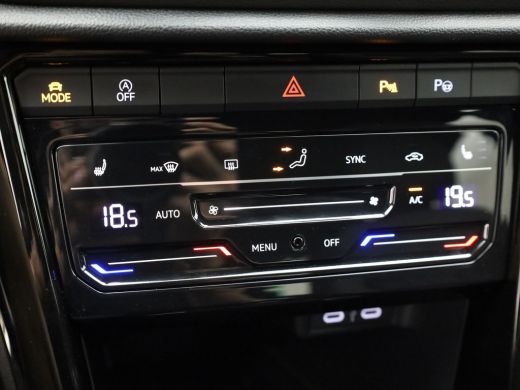 Volkswagen T-Roc 1.5 TSI R-Line Business Black Style | Side Assist | Elk. A-klep | Trekhaak afnb. | IQ Light | Cam... ActivLease financial lease