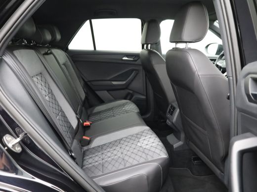 Volkswagen T-Roc 1.5 TSI R-Line Business Black Style | Side Assist | Elk. A-klep | Trekhaak afnb. | IQ Light | Cam... ActivLease financial lease