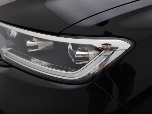 Volkswagen T-Roc 1.5 TSI R-Line Business Black Style | Side Assist | Elk. A-klep | Trekhaak afnb. | IQ Light | Cam... ActivLease financial lease