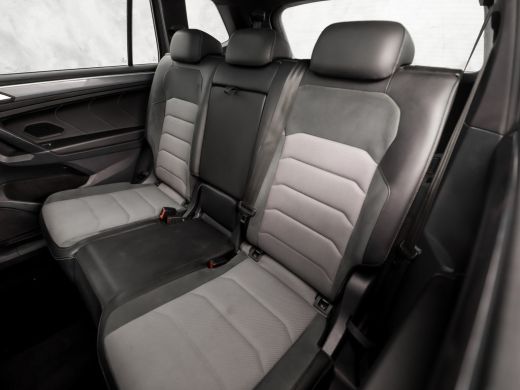 Volkswagen Tiguan Allspace 2.0 TSI 4Motion R-Line 7 Persoons 190Pk Automaat (2X R-LINE, PANORAMADAK, VIRTUAL COCKPIT, 360 CA... ActivLease financial lease