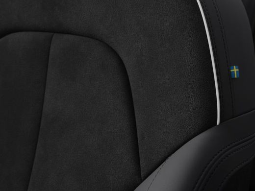 Volvo  EC40 Single Motor Ext. Range Ultra Black Edition. Europa 82 kWh | Achterbank verwarmd | Achteruitrijca... ActivLease financial lease