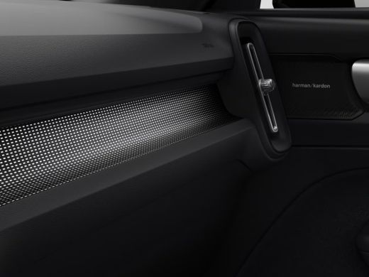 Volvo  EC40 Single Motor Ext. Range Ultra Black Edition. Europa 82 kWh | Achterbank verwarmd | Achteruitrijca... ActivLease financial lease