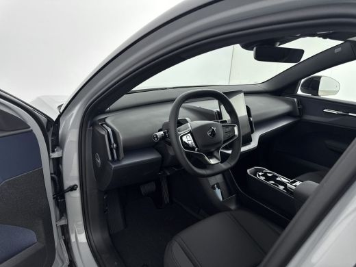 Volvo  EX30 P5 Long Range Ultra Europa 69 kWh | 22 kW lader | 360&deg; Camera | Achteruitrijcamera ActivLease financial lease