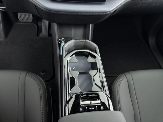 Volvo  EX30 P5 Long Range Ultra Europa 69 kWh | 22 kW lader | 360&deg; Camera | Achteruitrijcamera ActivLease financial lease