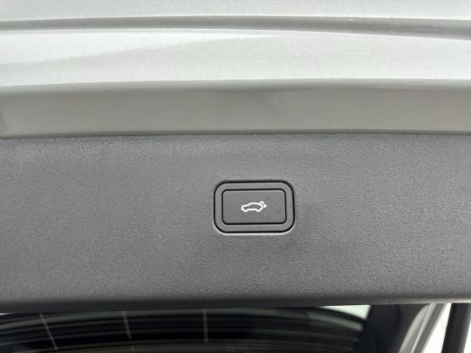 Volvo  EX30 P5 Long Range Ultra Europa 69 kWh | 22 kW lader | 360&deg; Camera | Achteruitrijcamera ActivLease financial lease