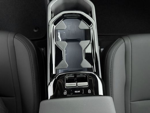 Volvo  EX30 P5 Long Range Ultra Europa 69 kWh | 22 kW lader | 360&deg; Camera | Achteruitrijcamera ActivLease financial lease
