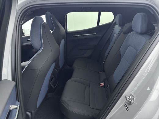 Volvo  EX30 P5 Long Range Ultra Europa 69 kWh | 22 kW lader | 360&deg; Camera | Achteruitrijcamera ActivLease financial lease