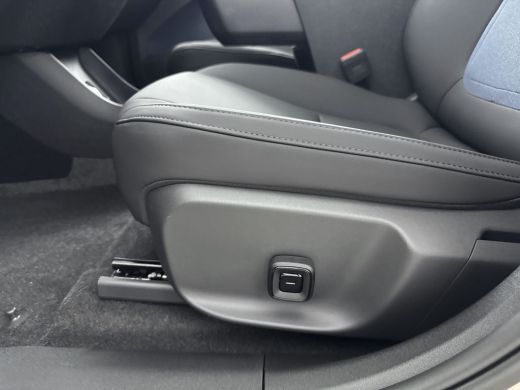 Volvo  EX30 P5 Long Range Ultra Europa 69 kWh | Cruise control adaptief met Stop&Go en stuurhulp | Draadloze ... ActivLease financial lease