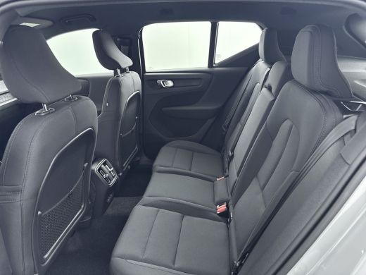 Volvo  EX40 Extended Range Plus Black Edition | 20 inch LM | Harman/Kardon | PDC V+A en Camera | Elektrische ... ActivLease financial lease