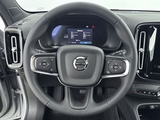 Volvo  EX40 Extended Range Plus Black Edition | 20 inch LM | Harman/Kardon | PDC V+A en Camera | Elektrische ... ActivLease financial lease