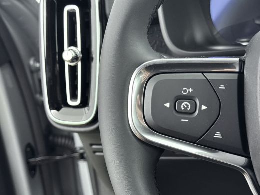 Volvo  EX40 Extended Range Plus Black Edition | 20 inch LM | Harman/Kardon | PDC V+A en Camera | Elektrische ... ActivLease financial lease