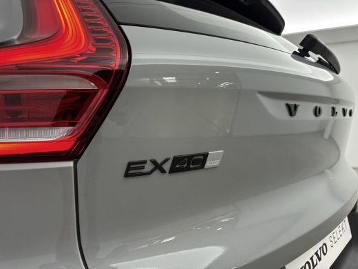 Volvo  EX40 Extended Range Plus Black Edition | 20 inch LM | Harman/Kardon | PDC V+A en Camera | Elektrische ... ActivLease financial lease