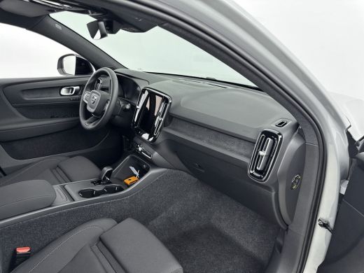 Volvo  EX40 Extended Range Plus Black Edition | 20 inch LM | Harman/Kardon | PDC V+A en Camera | Elektrische ... ActivLease financial lease