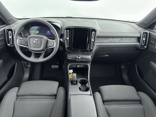 Volvo  EX40 Extended Range Plus Black Edition | 20 inch LM | Harman/Kardon | PDC V+A en Camera | Elektrische ... ActivLease financial lease