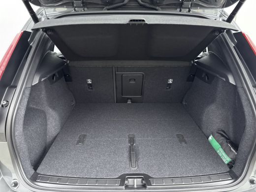 Volvo  EX40 Single Motor Extended Range Plus Europa 82 kWh | 19 inch LM | Harman/Kardon | PDC V+A en Camera |... ActivLease financial lease