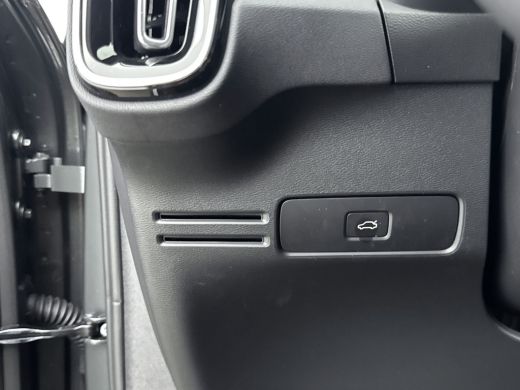 Volvo  EX40 Single Motor Extended Range Plus Europa 82 kWh | 19 inch LM | Harman/Kardon | PDC V+A en Camera |... ActivLease financial lease