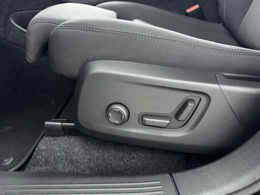 Volvo  EX40 Single Motor Extended Range Plus Europa 82 kWh | 19 inch LM | Harman/Kardon | PDC V+A en Camera |... ActivLease financial lease