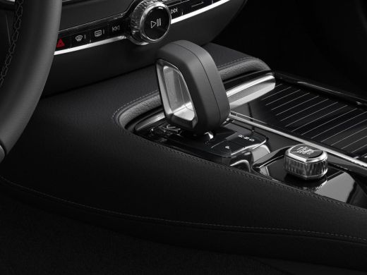 Volvo  V60 2.0 T6 Plug-in hybrid AWD Plus Dark | Achterbank verwarmd | Achteruitrijcamera | Apple Carplay/An... ActivLease financial lease