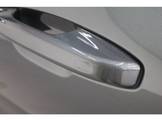 Volvo  V60 2.0 T6 Plug-in hybrid AWD Plus Dark | Achterbank verwarmd | Apple Carplay/Android Auto|telefoonin... ActivLease financial lease