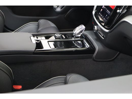 Volvo  V60 2.0 T6 Plug-in hybrid AWD Plus Dark | Achterbank verwarmd | Apple Carplay/Android Auto|telefoonin... ActivLease financial lease