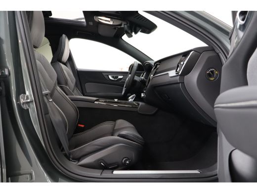 Volvo  V60 2.0 T6 Plug-in hybrid AWD Plus Dark | Achterbank verwarmd | Apple Carplay/Android Auto|telefoonin... ActivLease financial lease