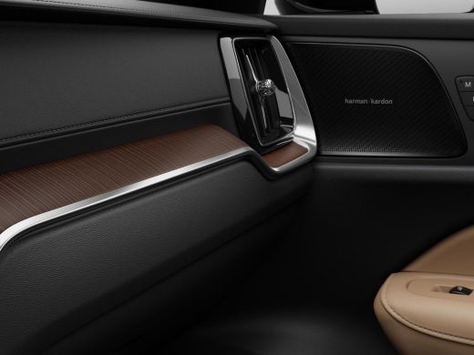 Volvo  V60 2.0 T6 Plug-in hybrid AWD Ultra Dark | Achterbank verwarmd | Achteruitrijcamera | Apple Carplay/A... ActivLease financial lease