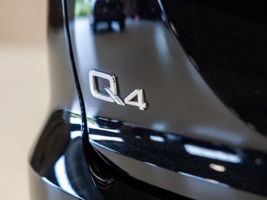 Audi Q4 e-tron 40 Launch edition S Competition 77 kWh 204pk / SoH 92,1 / Panorama dak / Sonos / Dodehoekdetectie... ActivLease financial lease