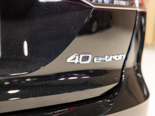 Audi Q4 e-tron 40 Launch edition S Competition 77 kWh 204pk / SoH 92,1 / Panorama dak / Sonos / Dodehoekdetectie... ActivLease financial lease