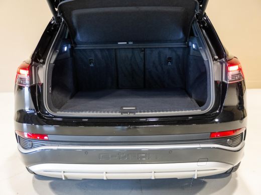 Audi Q4 e-tron 40 Launch edition S Competition 77 kWh 204pk / SoH 92,1 / Panorama dak / Sonos / Dodehoekdetectie... ActivLease financial lease
