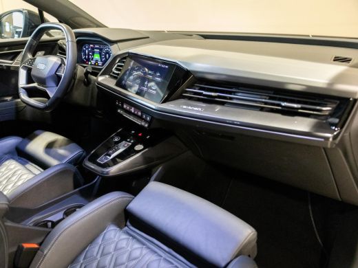 Audi Q4 e-tron 40 Launch edition S Competition 77 kWh 204pk / SoH 92,1 / Panorama dak / Sonos / Dodehoekdetectie... ActivLease financial lease