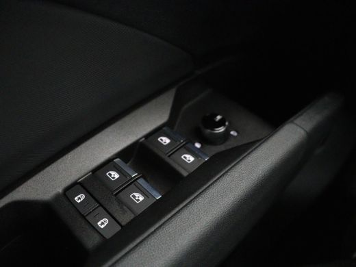 Audi Q4 e-tron | SOH 92,1% | Half leder | Stoelverwarming | Carplay | Adaptive cruise | Climate control | Camera... ActivLease financial lease