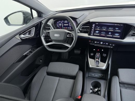 Audi Q4 Sportback e-tron 45 S Edition 82 kWh VAN: 44.900,- VOOR: 40.877,- UW HERFSTVOORDEEL: 4.023,- SOH 96% | S-Exterieur... ActivLease financial lease