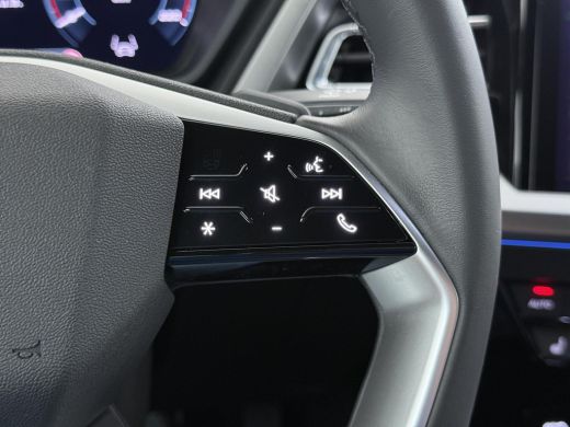Audi Q4 Sportback e-tron 45 S Edition 82 kWh VAN: 44.900,- VOOR: 40.877,- UW HERFSTVOORDEEL: 4.023,- SOH 96% | S-Exterieur... ActivLease financial lease