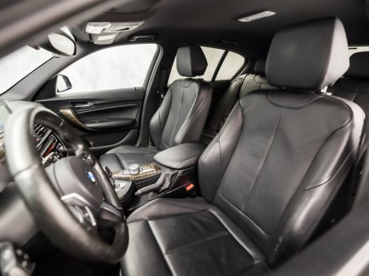 BMW 1 Serie 118i M Sport High Executive Automaat (GROOT NAVI, M PAKKET, LEDER, STOELVERWARMING, SPORTSTOELEN,... ActivLease financial lease